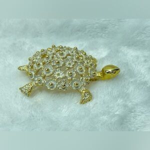 Vintage Tortolani  gold white turtle brooch